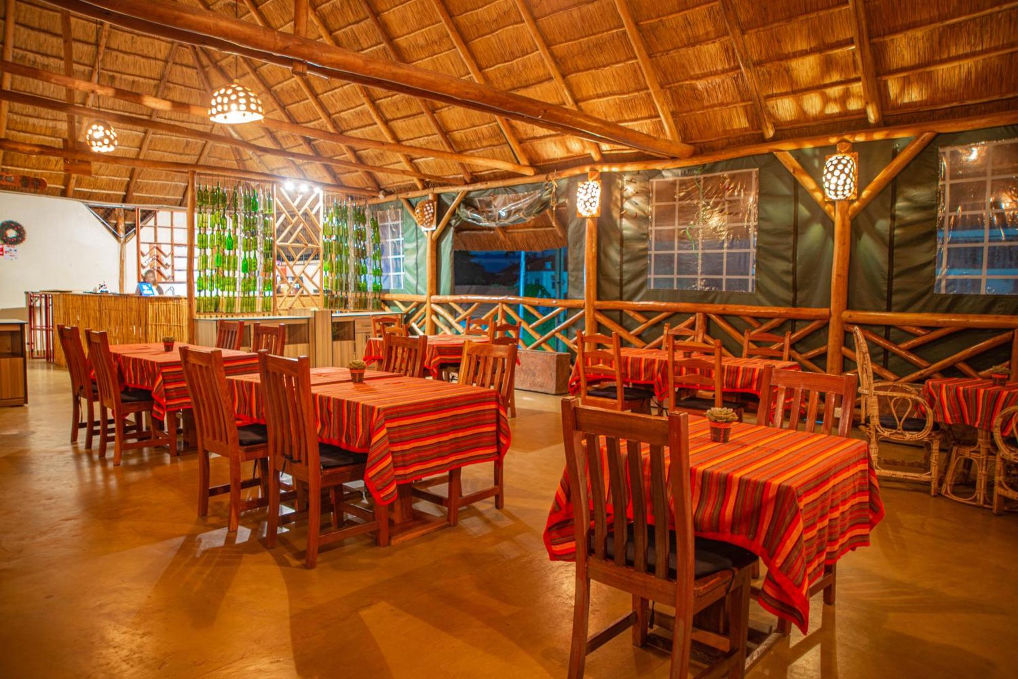 African Roots Gulu ภายนอก รูปภาพ
